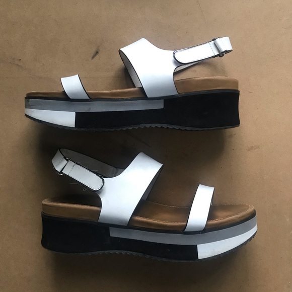 Sandals - Picture 2 of 3